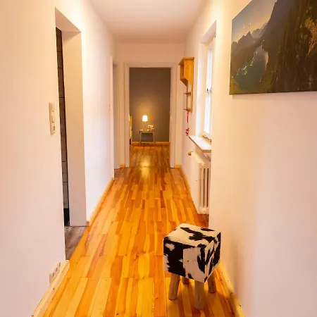 Papa Joe's In גרמיש-פרטנקירכן